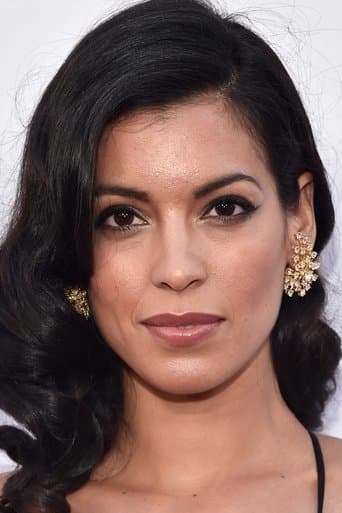 Stephanie Sigman fotoğrafı